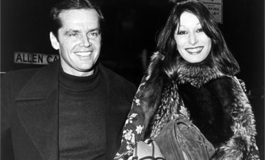 Jack Nicholson (son sourire dit de tueur) et Anjelica Huston (années 70)