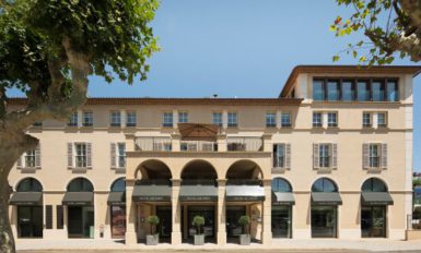 L'Hôtel de Paris, désormais aussi célèbre que Saint-Tropez, fur construit en 1928...